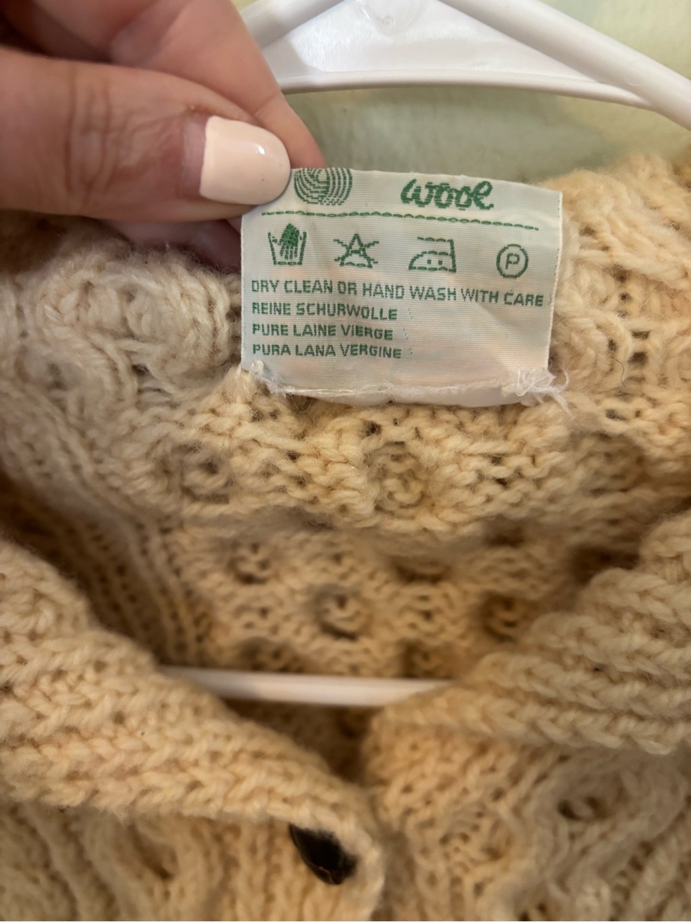 Vintage Carraig Donn 100% Wool Irish Aran Cable Knit Cardigan Sweater. - Picture 3 of 7